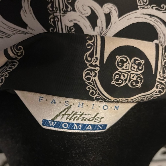 FASHION ATTITUDE VINTAGE VIBES BLACK & OFF WHITE SHORT SLEEVE BUTTON UP PLUS TOP - Picture 9 of 9